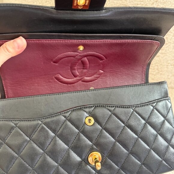 Authentic CHANEL Classic Flap Bag Medium Black Quilted Calfskin Leather 24k Gold - Picture 7 of 8